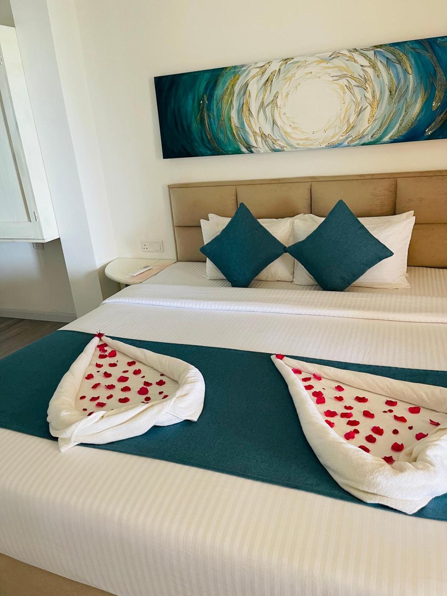 Blue Maalu Resort Амбалангода Экстерьер фото