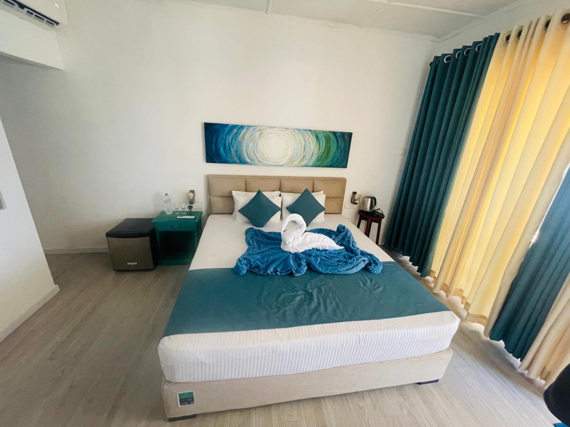 Blue Maalu Resort Амбалангода Экстерьер фото