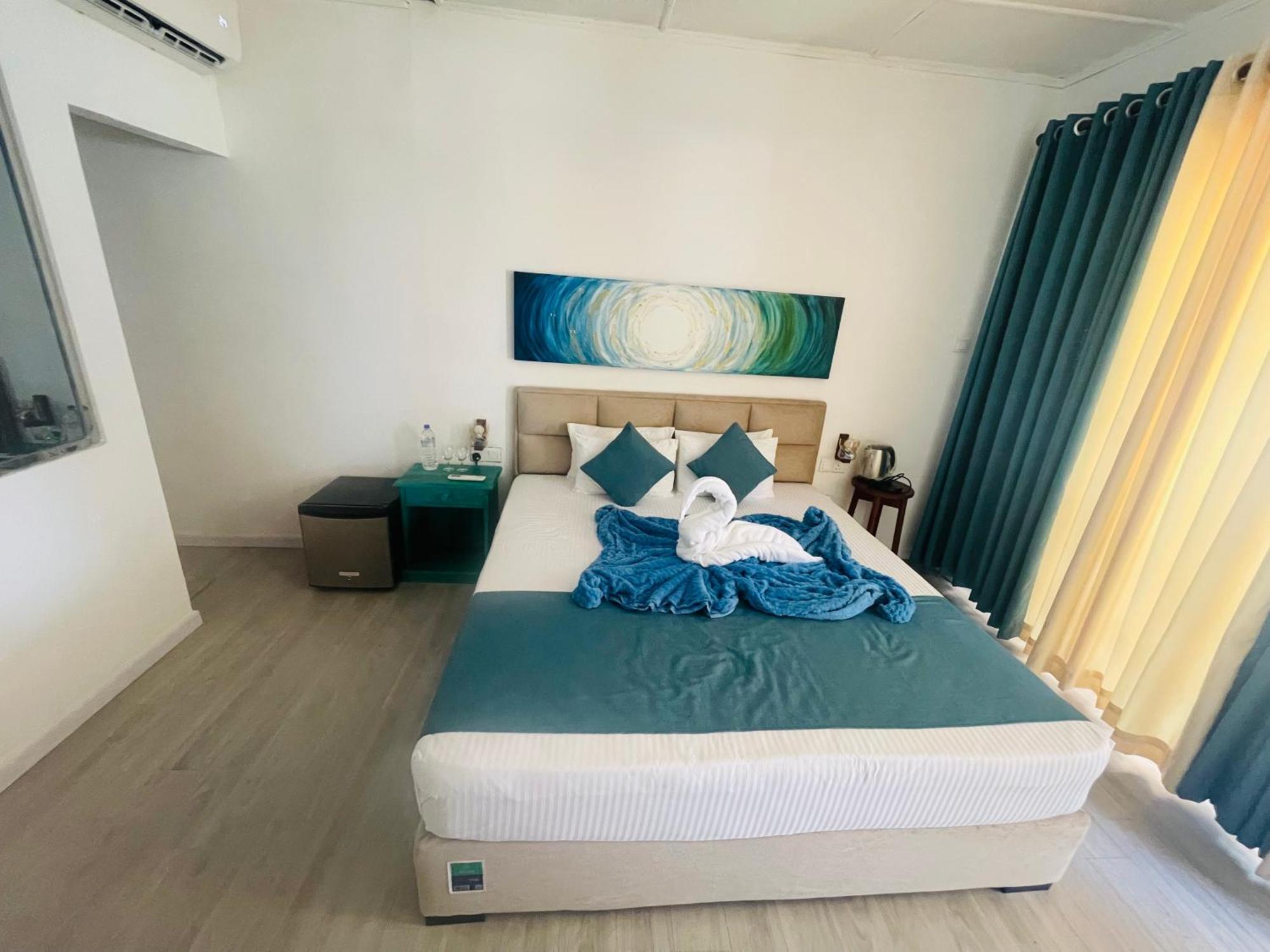 Blue Maalu Resort Амбалангода Экстерьер фото